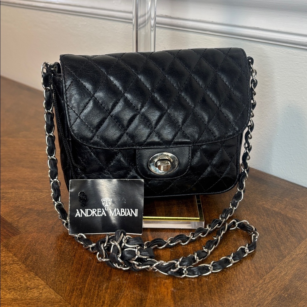 ANDREA MABIANI ITALIAN QUILTED LEATHER TURNLOCK CLOSURE CROSSBODY - Picture 7 of 15